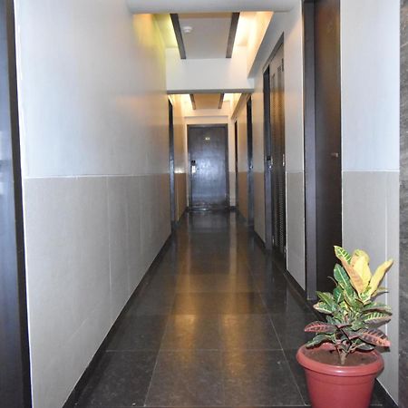 Kings International Juhu Hotel Мумбай Екстериор снимка