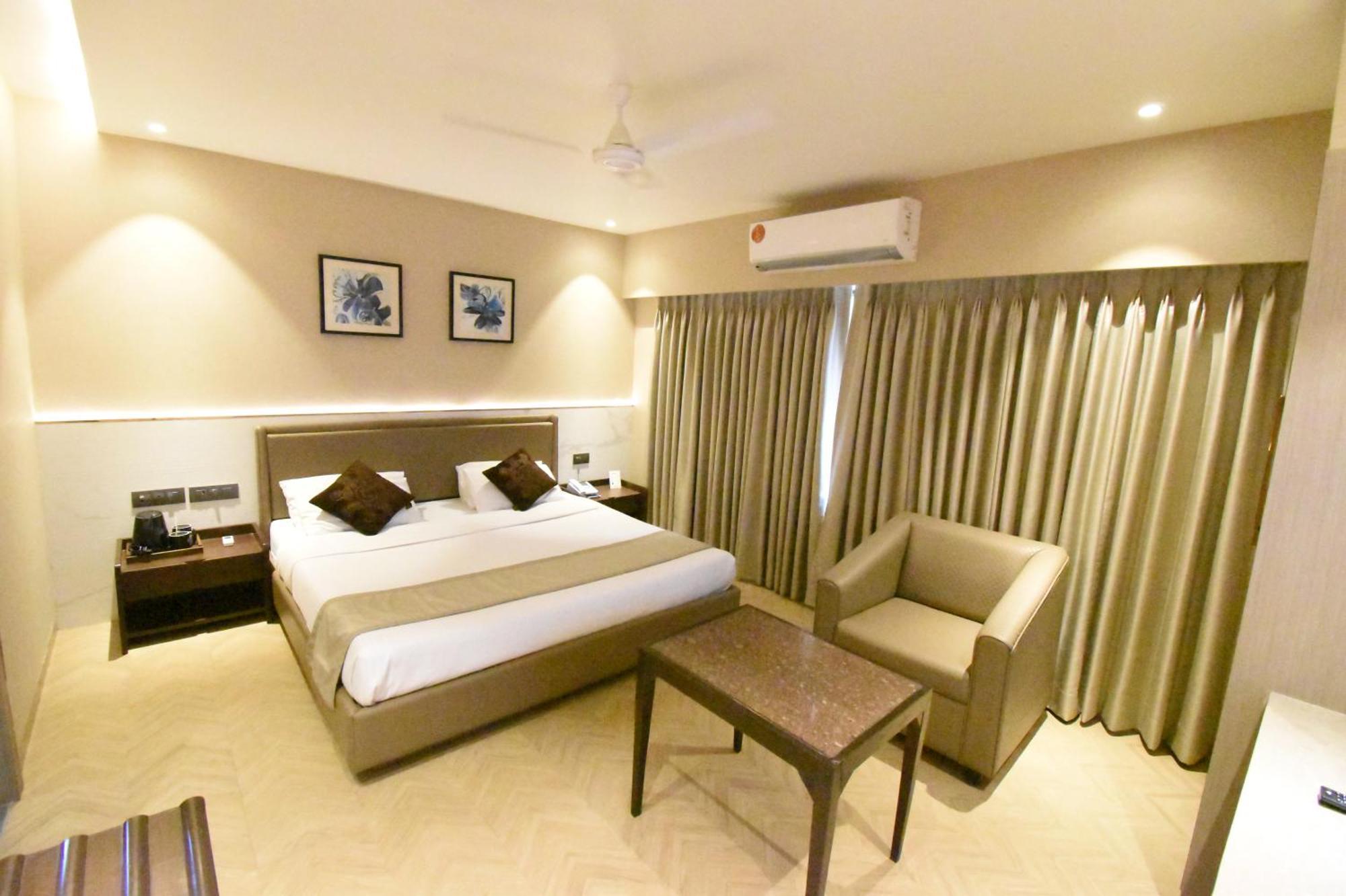 Kings International Juhu Hotel Мумбай Екстериор снимка