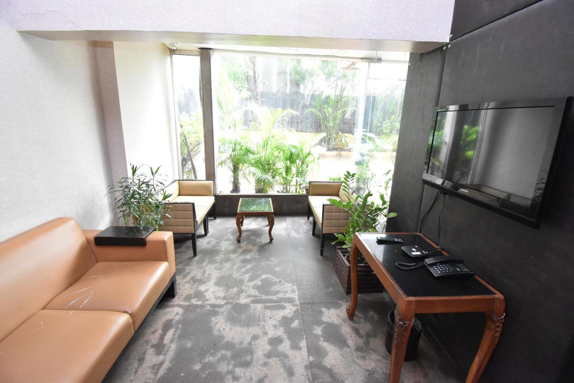 Kings International Juhu Hotel Мумбай Екстериор снимка