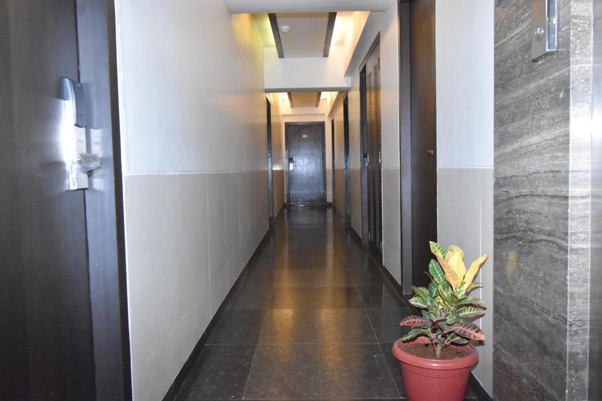 Kings International Juhu Hotel Мумбай Екстериор снимка