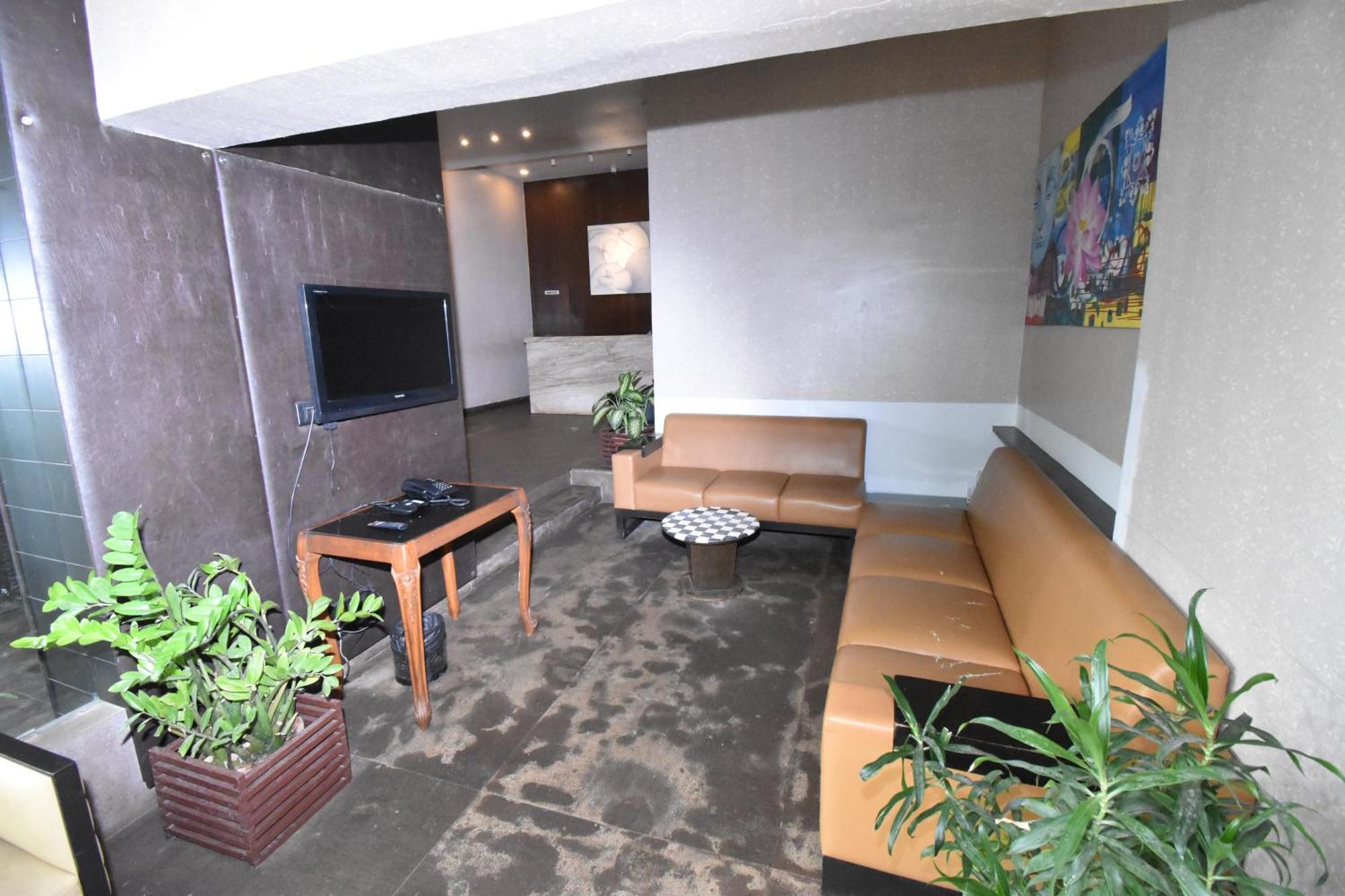 Kings International Juhu Hotel Мумбай Екстериор снимка