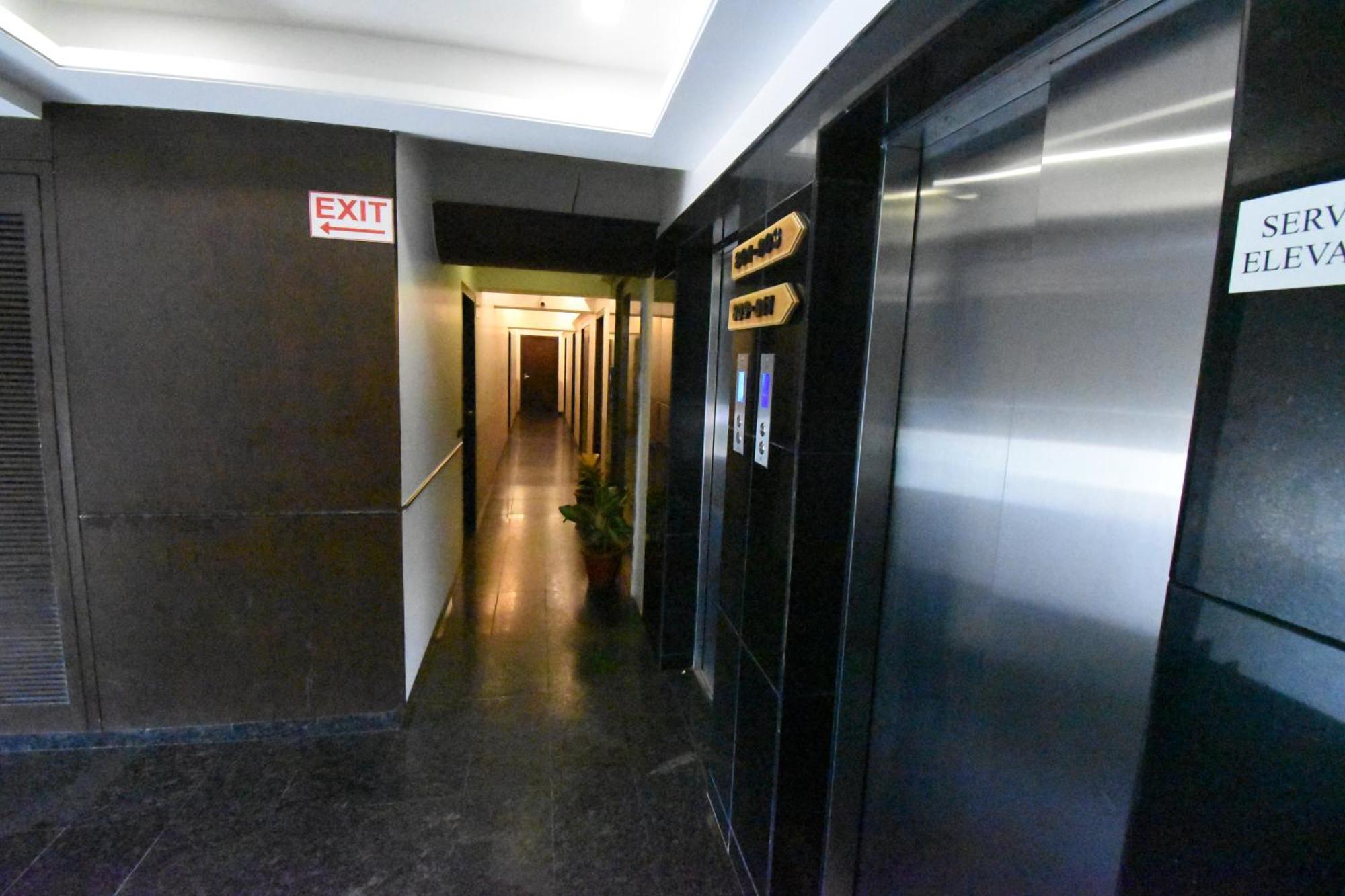Kings International Juhu Hotel Мумбай Екстериор снимка