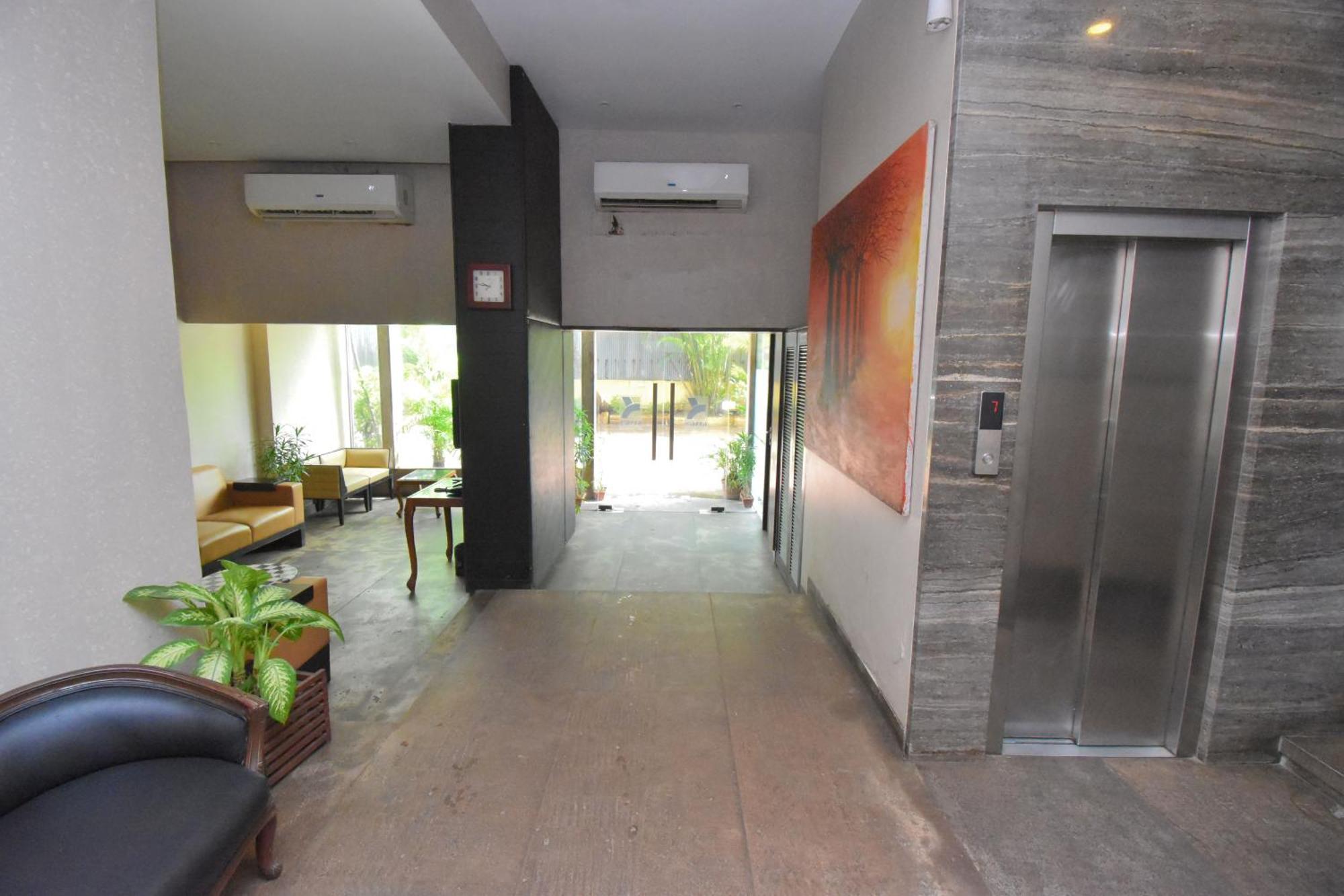 Kings International Juhu Hotel Мумбай Екстериор снимка